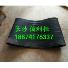 專業(yè)供應(yīng)攪拌機(jī)配件，中聯(lián)攪拌機(jī)配件，中聯(lián)HZS120P型下料斗膠桶