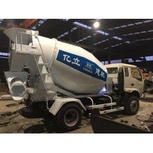 廠家大量供應(yīng)3m3混凝土罐車，攪拌罐車，量大從優(yōu)